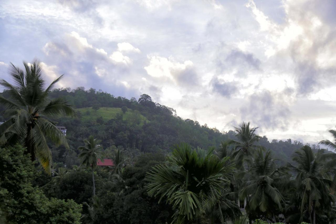 Mount River View แคนดี้ ภายนอก รูปภาพ